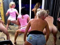 Leie, Blasen, Hundestellung, Fetisch, Gruppe, Hd, Orgie, Party