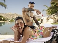 Anal, Gorda, Culo grande, Morena, Pajear, Masaje, Piscina, Juguetes