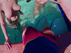 Большие сиськи, Брюнетки, Секс без цензуры, Натуральные сиськи, Бассейн, Киски, Реалити, Сиськи