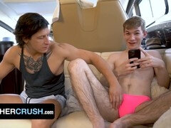 Anal, Cul, Grosse bite, Frère, Homosexuelle, Branler, Lécher le sphincter, Tatouage