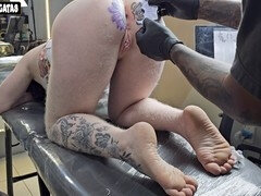 Tatuagem, loira, albina