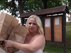 Belle grosse femme bgf, Gros cul, Sucer une bite, En gros plan de très près, Hd, Mère que j'aimerais baiser, Pov, Pute