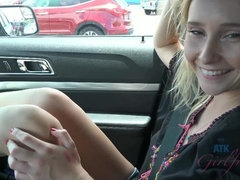 Leie, Blondine, Füsse, Freundin, Handjob, Pov, Weibliche ejakulation, Tätowierung