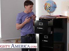 Americano, Tetas grandes, Mamada, Morena, Pajear, Lencería, Medias largas, Estudiante