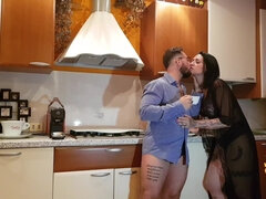 Grosse bite, Gros seins, Sucer une bite, Brunette brune, Femme couguar, Fait maison, Masturbation, Maman