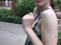 Enthousiasteling, Vriendin, Brillen, Masturbatie, Doordringend, Gezichtspunt, Kut duiken, Tieten likken