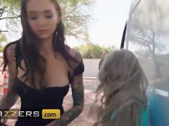 Blasen, Auto, Hundestellung, Gesichtssitzen, Aufs gesicht abspritzen, Im freien, Muschi, Rasiert