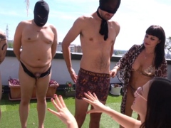 Weibliche domination, Fetisch, Gruppe, Hd, Im freien, Sklave