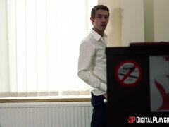 Stellung 69, Blasen, Braunhaarige, Europäisch, Aufs gesicht abspritzen, Büro, Piercing, Russisch