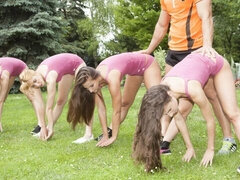 18, デカ尻, デカチン, デカパイ, フェラチオ, バック, 女 人男 人, ガリガリ