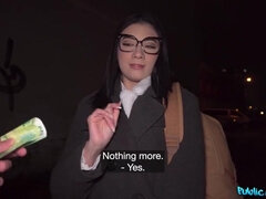美女, デカチン, 巨乳な, イマラチオ, アウトドア, 公共, スパンキング, タトゥー