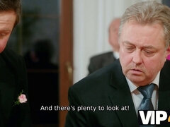 ブロンド, 捕まる, チン, ドレス, ヨーロピアン, 旦那, ストッキング, フェラする