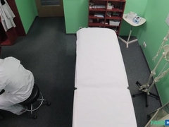 Leie, Blasen, Hundestellung, Fingern, Krankenschwester, Büro, Titten, Uniform