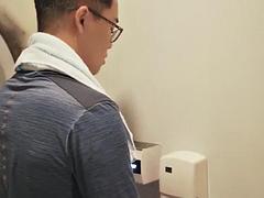 Ai Qiu  The slutty guy hiding in the gym: Blowjob, Amateur  Asian Porn