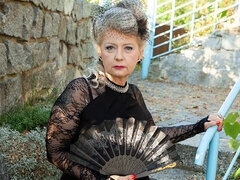 Culo grande, Verga grande, Tetas grandes, Rubia, Estilo perrito, Madres para coger, Al aire libre, Medias largas