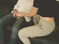 Blasen, Braunhaarige, Betrug, Jeans, Milf, Portugiesisch, Flotter dreier, Ehefrau
