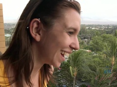 Arsch, Strand, Braunhaarige, Flexibel, Fussjob, Handjob, Geschwollene nippel, Dürr