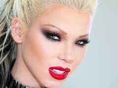 Anal, Gros seins, Sucer une bite, Éjaculer dans la bouche, Tir de sperme, En levrette, Le plan cul à quatre, Mère que j'aimerais baiser