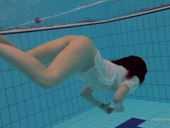 Katy Soroka hairy teen underwater