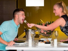 Anaal, Grote kont, Grote lul, Grote mammen, Blond, Pijpbeurt, Hondjeshouding, Tiener