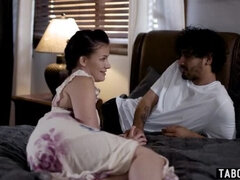 Hundestellung, Gruppe, Hardcore, Reif, Milf, Stiefmutter, Flotter dreier, Jungfrau