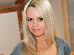 Blondine, Hundestellung, Zierlich, Rasiert, Jungendliche (18+), Titten