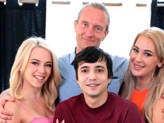 Большая жопа, Минет, Собачьи, Вчетвером, Натуральные сиськи, Киски, Молоденькие, Сиськи