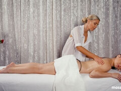 Braunhaarige, Fingern, Lesbisch, Massage, Muschi, Titten