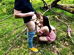 Gros seins, Blonde, Sucer une bite, Brunette brune, Allemand, Hard, Hd, Plan cul à trois