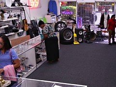 Latina pawnshop amateur cocksucking for cash