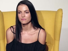 Enthousiasteling, Bruinharig, Vrouw, Hd, Alleen
