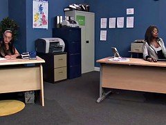 Grosse titten, Schwarz, Blasen, Braunhaarige, Aufs gesicht abspritzen, Interrassisch, Lingerie, Ablutschen