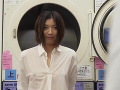 Asiatique, Gros seins, Britannique, Brunette brune, Japonaise, Lingerie, Masturbation, Mère que j'aimerais baiser