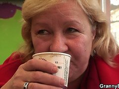 Blond, Pijpbeurt, Oudere vrouw, Omie, Reusachtig, Rijpe lesbienne, Moeder die ik wil neuken, Realiteit