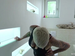 Polla, Corridas faciales, Alemán, Sexo duro, Dinero, Realidad, Medias largas, Tatuaje