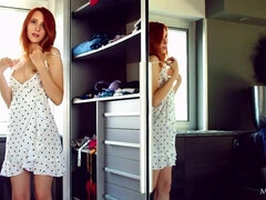 Cul, Robe, Lingerie, Masturbation, Nue  à poil, Rasée, Maigrichonne, Nénés