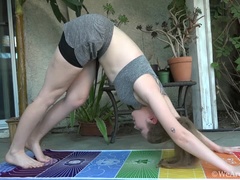 Blonde, Poilue, Masturbation, De plein air, Mamelons bombés, Tatouage