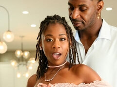 Amateur, Grosse bite, Brunette brune, Queue, En levrette, Noir ébène, Interracial, Nénés