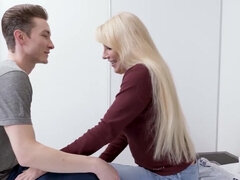 Grosse titten, Blondine, Britisch, Vollbusig, Reif, Penis, Rau, Ehefrau