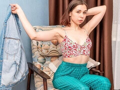 18 jaar, Enthousiasteling, Bruinharig, Masturbatie, Kort haar, Mager, Alleen, Tiener