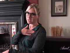 Grote kont, Blond, Brits, Rondborstig, Mollig, Brillen, Hd, Lerarin