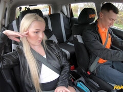 Blonde, Voiture, Tchèque, Queue, Cuir, Seins naturels, De plein air, Piercing