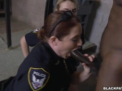 デカ尻, フェラチオ, イく瞬間, チン, 異人種間, 熟年, 淫乱熟女, ヤリマンの