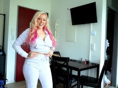 Grosser schwanz, Grosse titten, Blasen, Vollbusig, Puppe, Milf, Pov, Rasiert