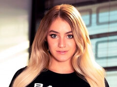 Grosser arsch, Blondine, Blasen, Hundestellung, Behaart, Handjob, Schuhe, Titten