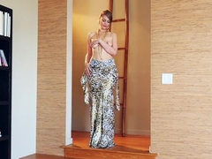 Culo, Tetas grandes, Morena, Vestido, Masturbación, Tetas naturales, Perforación, Hilo dental