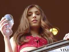 Sucer une bite, Brunette brune, En levrette, Faciale, Léchez, Chatte, Chevaucher, Nénés