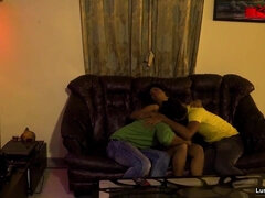 Arsch, Braunhaarige, Fingern, Indisch, Orgie, Jungendliche (18+), Flotter dreier, Spanner