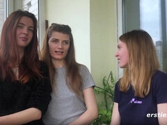 素人, 美女, 茶髪の, 顔面騎乗, レズビアン, 剃毛, ティーン, 三人