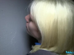 Leie, Blondine, Blasen, Auto, Aufs gesicht abspritzen, Handjob, Im freien, Pov